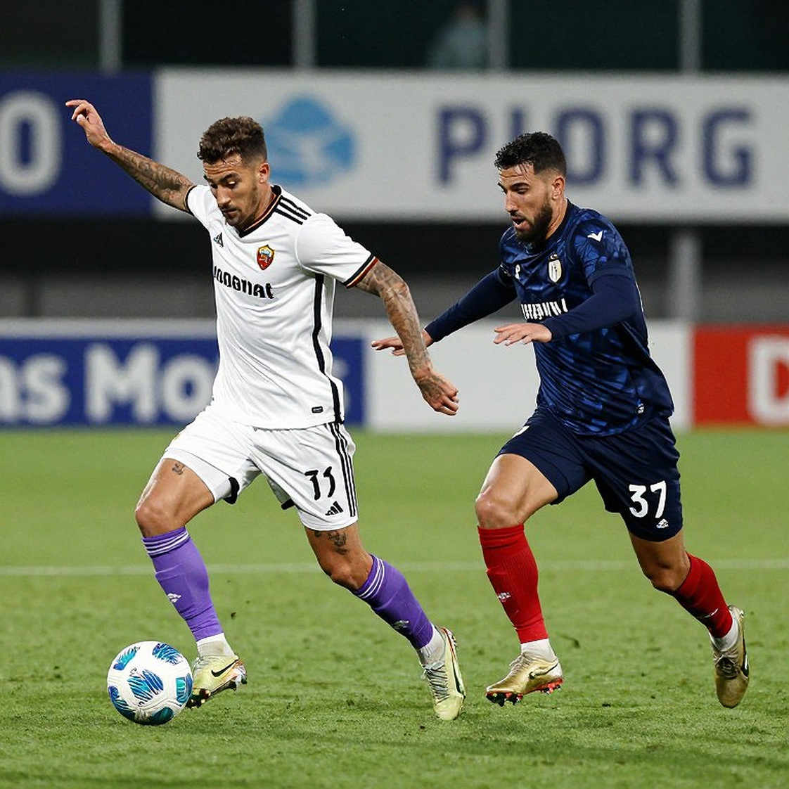 Bóng đá Việt Nam: Con đường từ cảm xúc đến cấu trúc chiến thuật