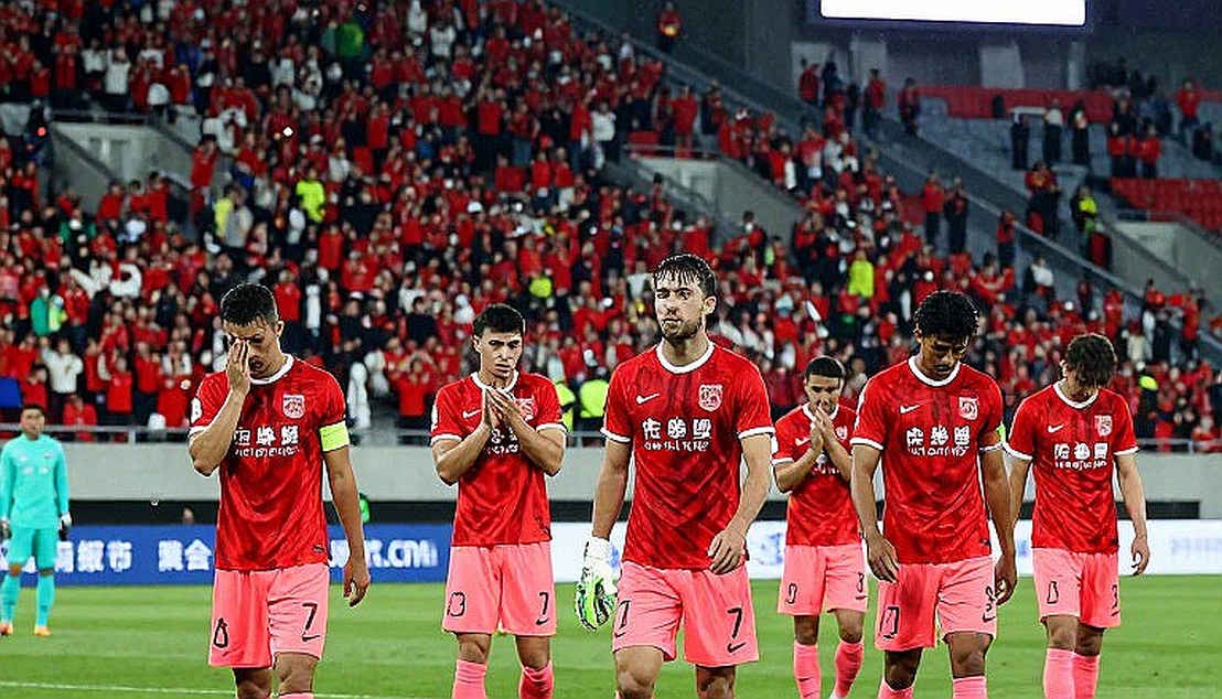 Băng ghế của Maarten Paes ở Poljud: bên trong thương vụ thủ môn mà Ajax không muốn công bố