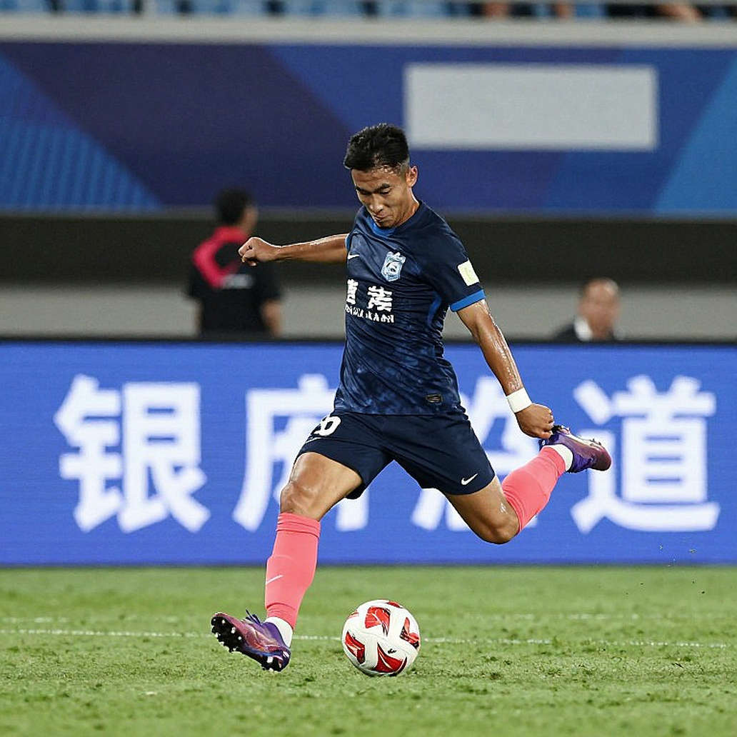 Thailand Falls Apart Before Facing Vietnam: Khemdee's Knee and the Hole That Cannot Be Patched Thailand Falls Apart Before Facing Vietnam: Khemdee's Knee and the Hole That Cannot Be Patched