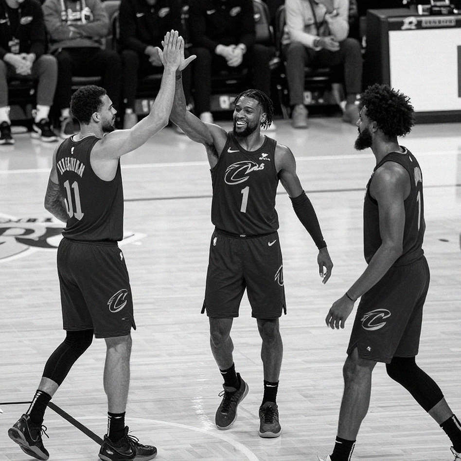 Golden State thắng Game 1 nhờ hàng thủ và vạch ném phạt, còn 32,1% FG là vết nứt chưa lấp