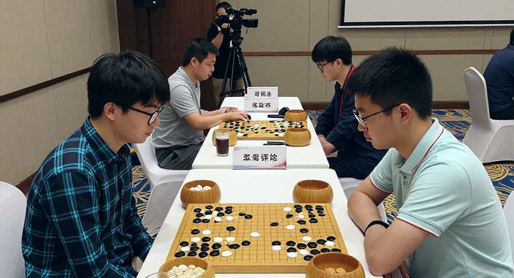 Gambit Ý, nước 5.e5 và tiếng vọng từ những khán đài câu lạc bộ